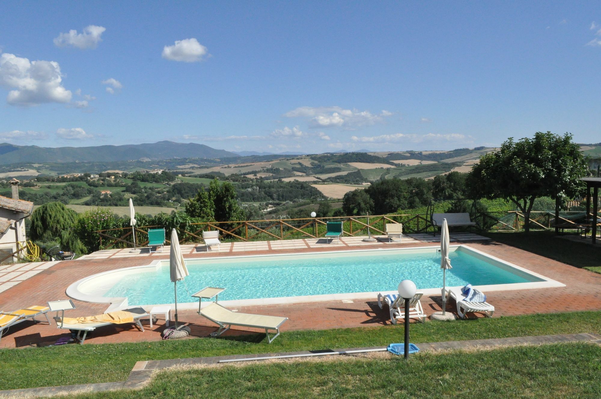 Farm Stay Il Carro Del Colle Collevalenza Exterior foto